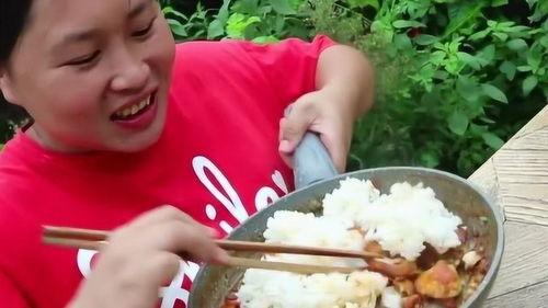 胖妹吃瓜,一场甜蜜的美食探险之旅