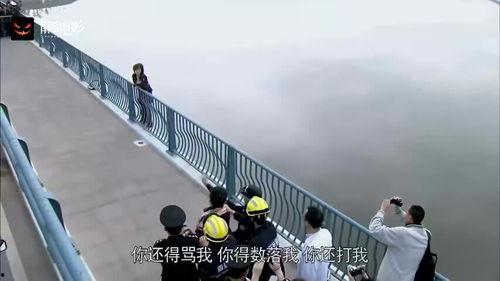 跳河女吃瓜,网络吃瓜群众的热议与反思